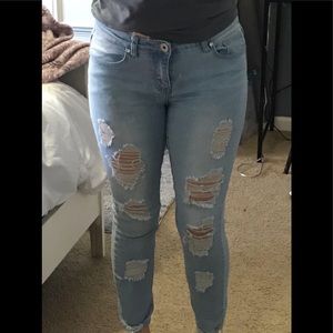 Distressed skinny jeans
